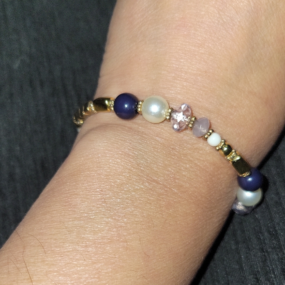 Chic Gold and Blue Beaded Bracelet